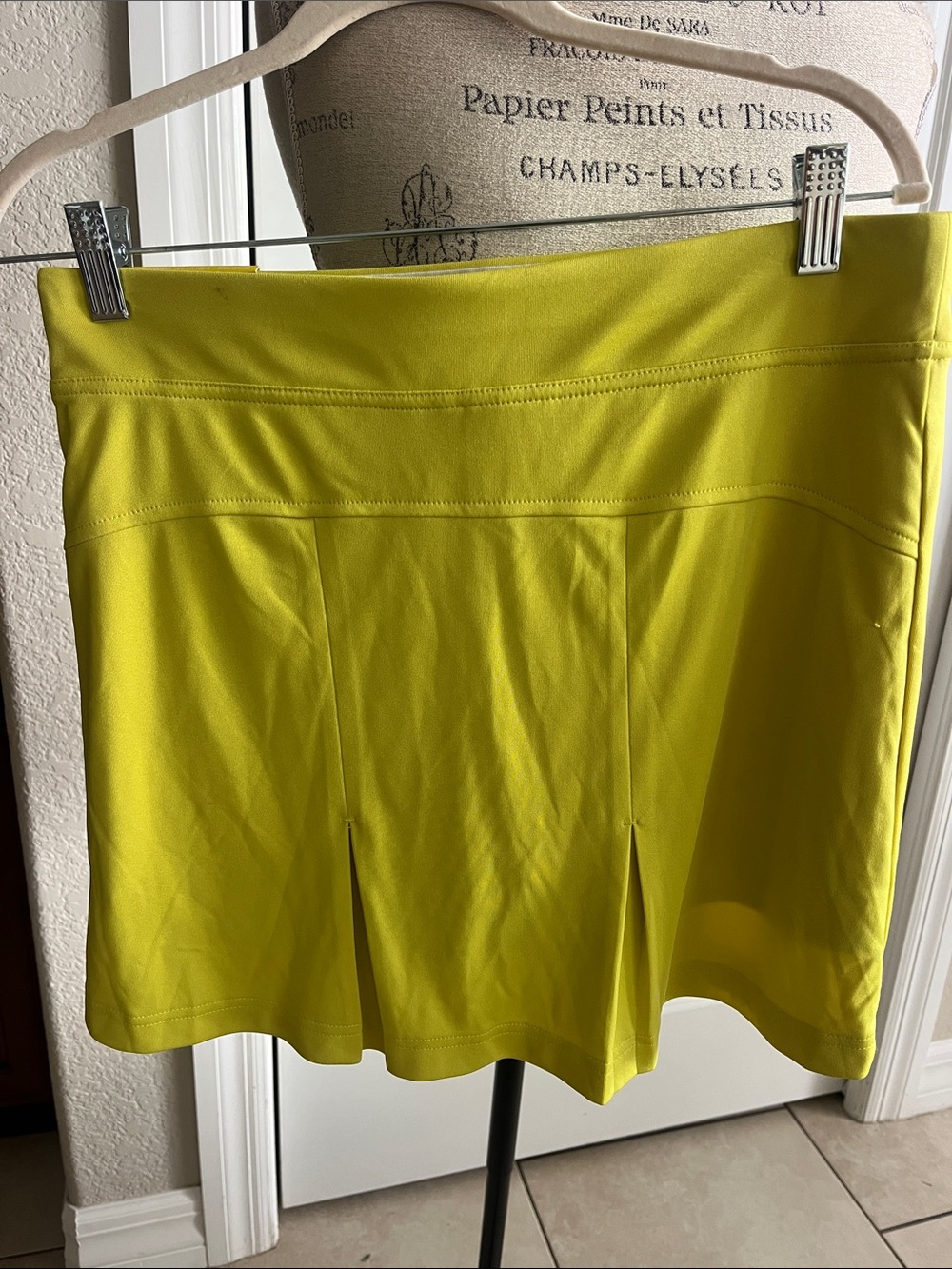 NWT Callaway lime green slimming true sculpt Amincit golf skort, size medium
